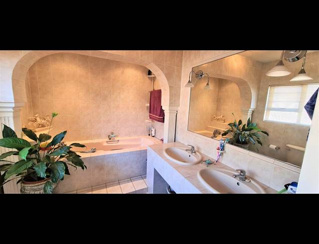 3 BEDROOM HOUSE FOR SALE IN THREE RIVERS EAST